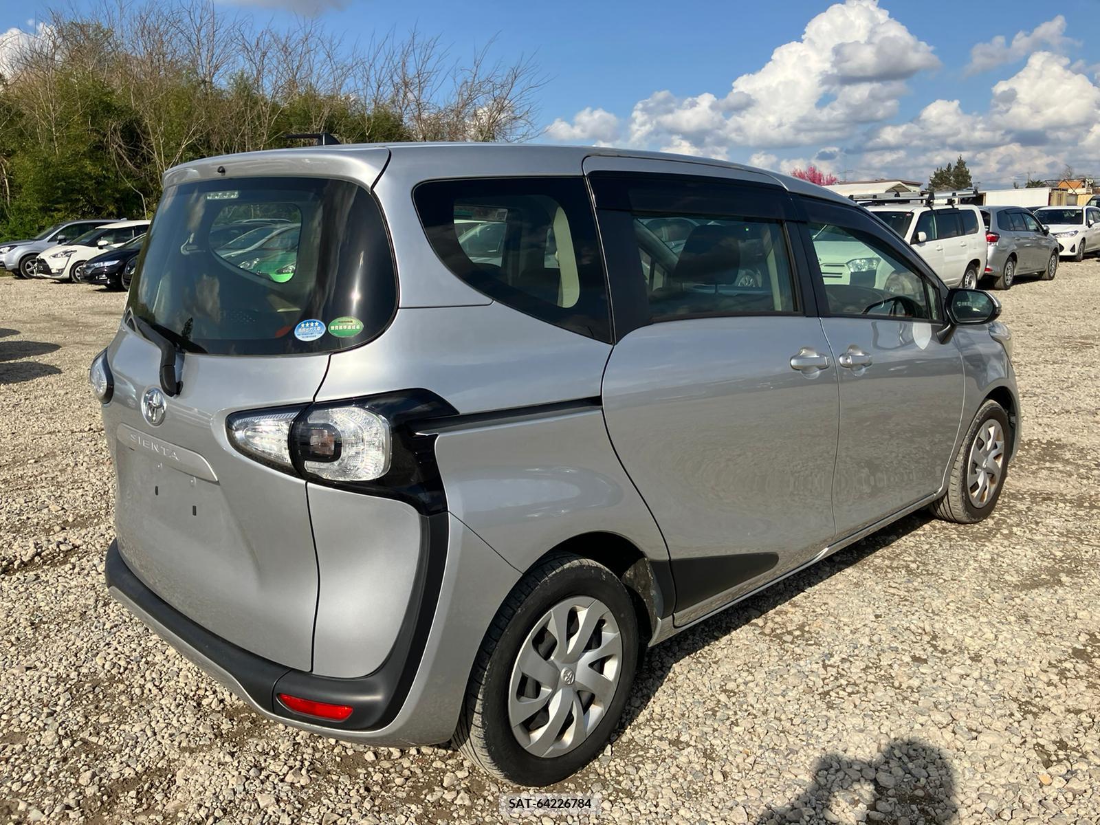 Toyota SIENTA 2017-09 258220-2