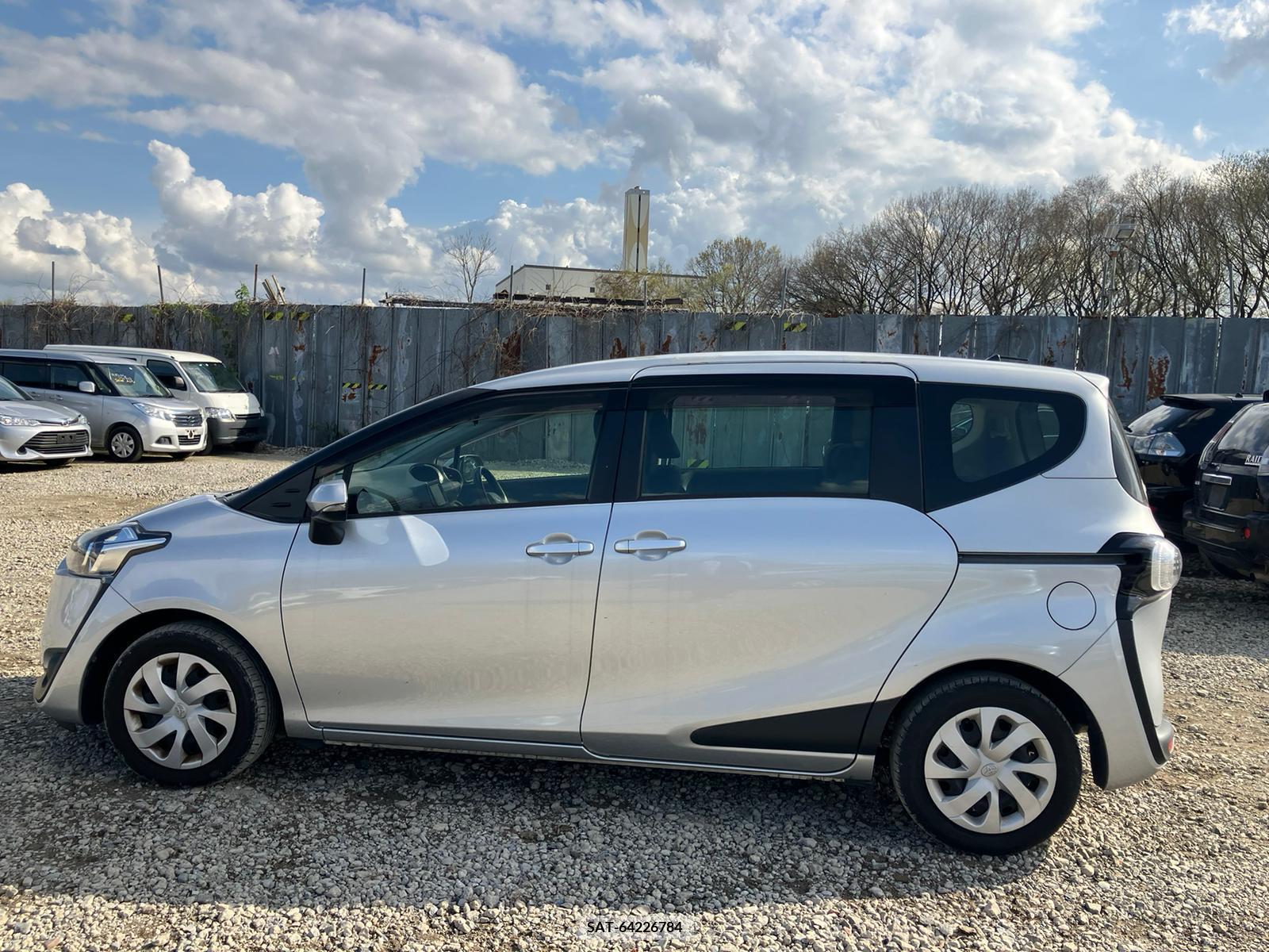 Toyota SIENTA 2017-09 258220-5