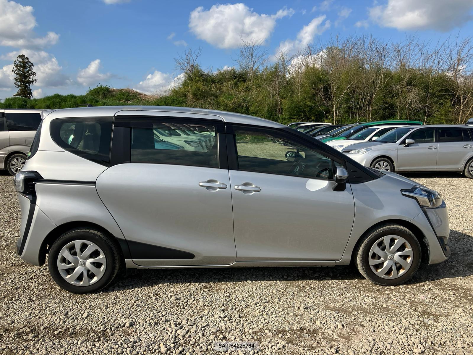 Toyota SIENTA 2017-09 258220-6