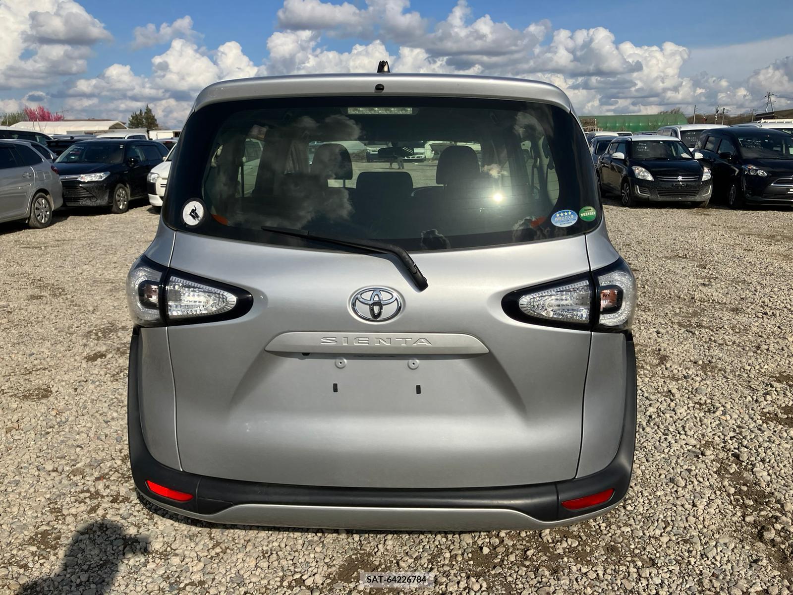 Toyota SIENTA 2017-09 258220-7
