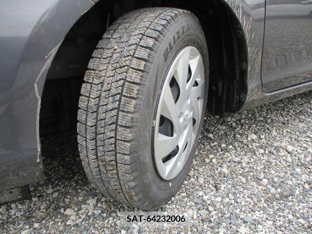 Toyota AQUA 2015-08 380614-5
