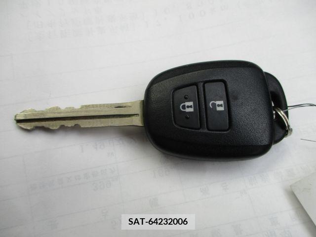Toyota AQUA 2015-08 380614-21