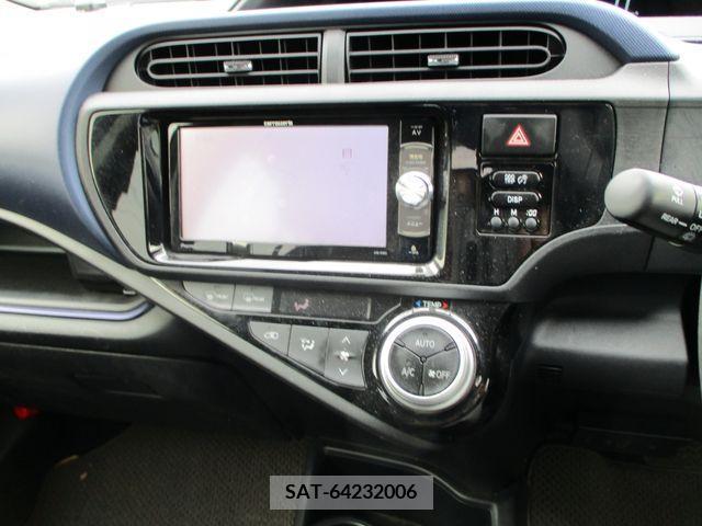 Toyota AQUA 2015-08 380614-15