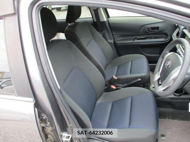 Toyota AQUA 2015-08 380614-12