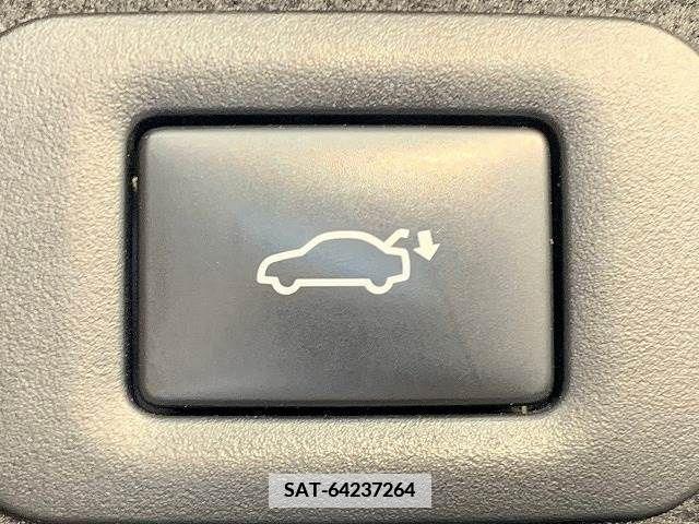 Toyota CROWN 2022-11 341372-11