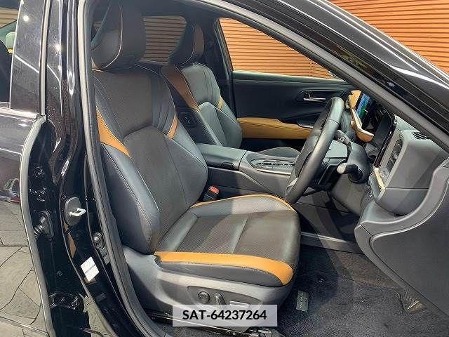 Toyota CROWN 2022-11 341372-4