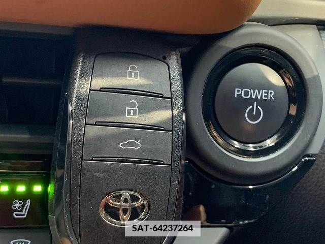 Toyota CROWN 2022-11 341372-9