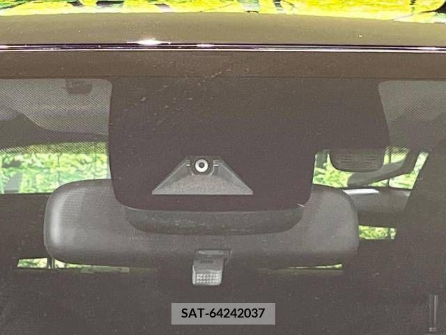 Toyota PRIUS 2019-08 282214-2