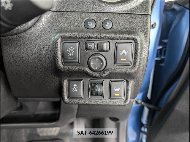 Nissan NOTE 2014-08 365383-18