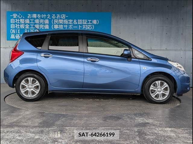 Nissan NOTE 2014-08 365383-6