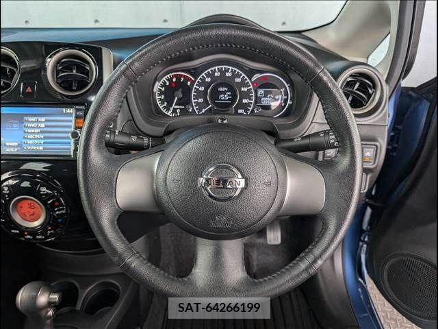 Nissan NOTE 2014-08 365383-13