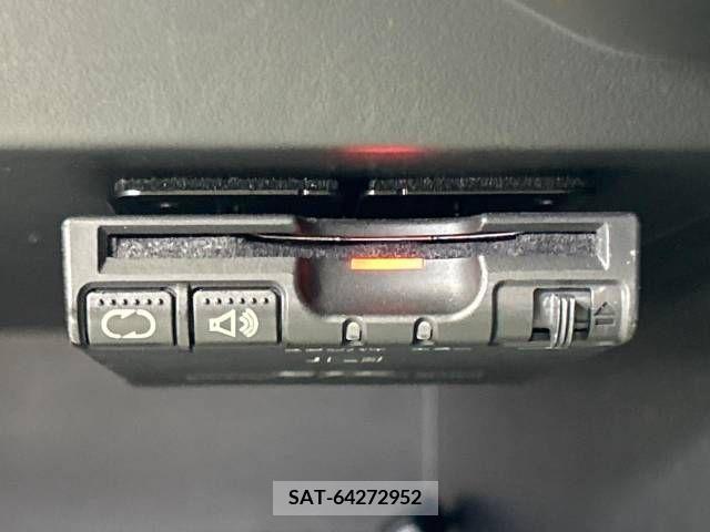 Nissan NOTE 2015-05 379758-6