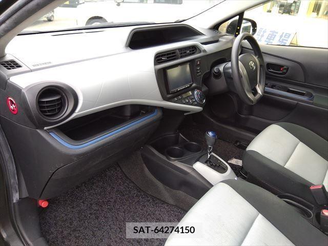 Toyota AQUA 2013-09 342473-11