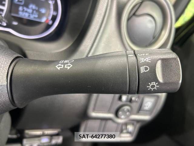 Nissan NOTE 2013-02 302296-19
