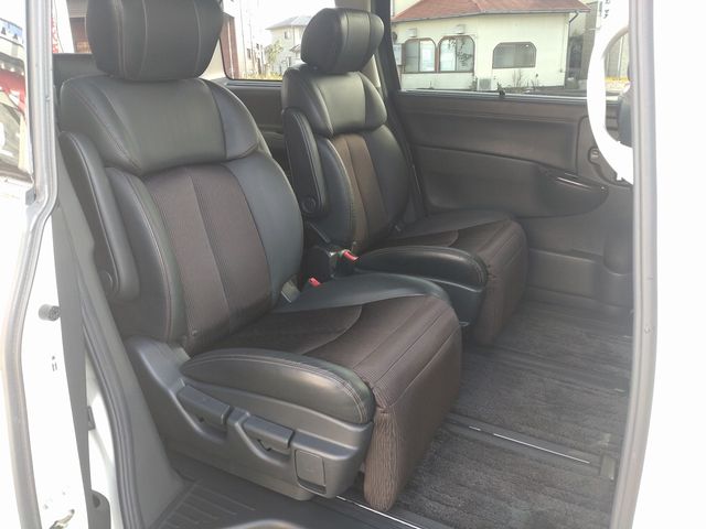 Nissan ELGRAND 2017-02 23580-17