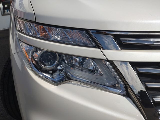 Nissan ELGRAND 2017-02 23580-24