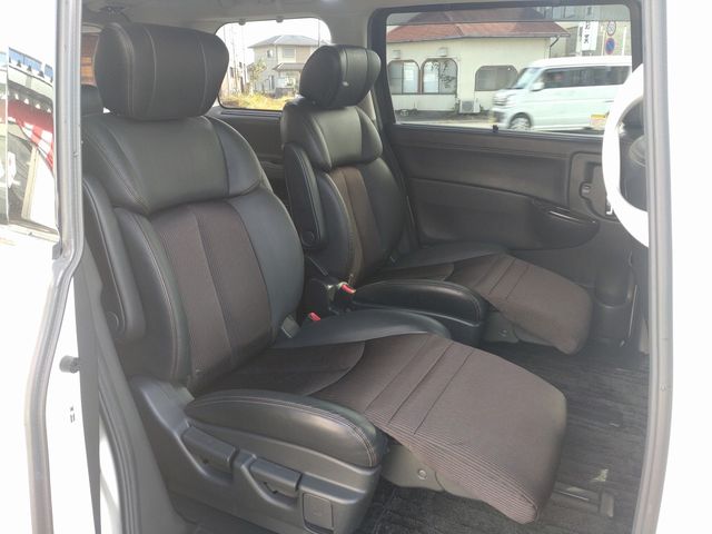 Nissan ELGRAND 2017-02 23580-18
