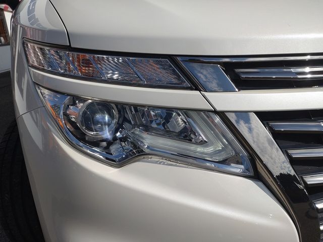 Nissan ELGRAND 2017-02 23580-25