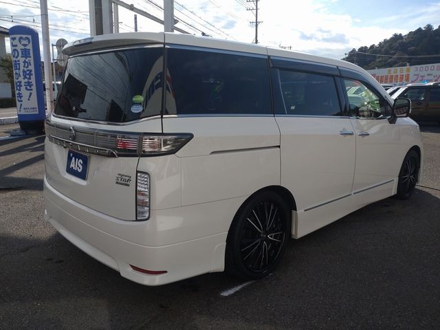 Nissan ELGRAND 2017-02 23580-2