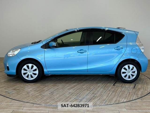 Toyota AQUA 2012-10 389315-16