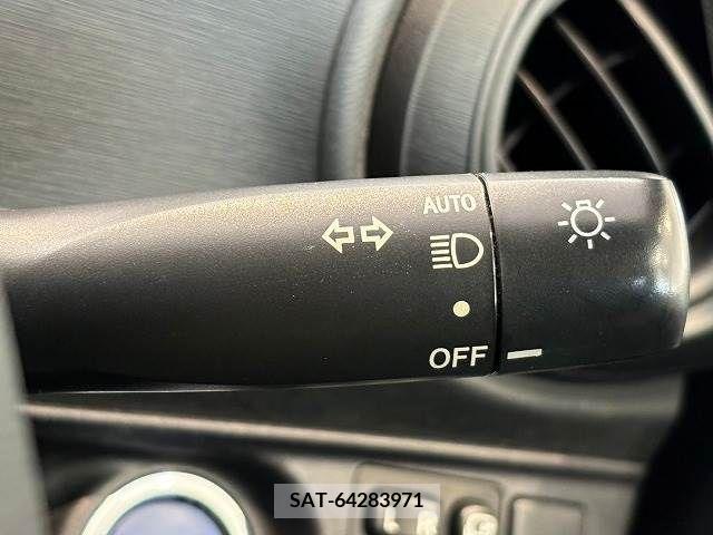 Toyota AQUA 2012-10 389315-4