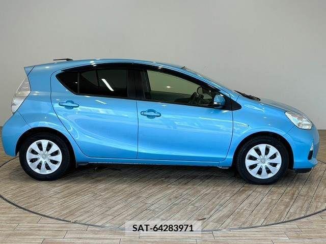 Toyota AQUA 2012-10 389315-15