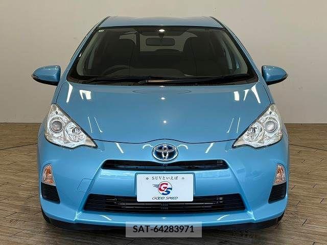 Toyota AQUA 2012-10 389315-11