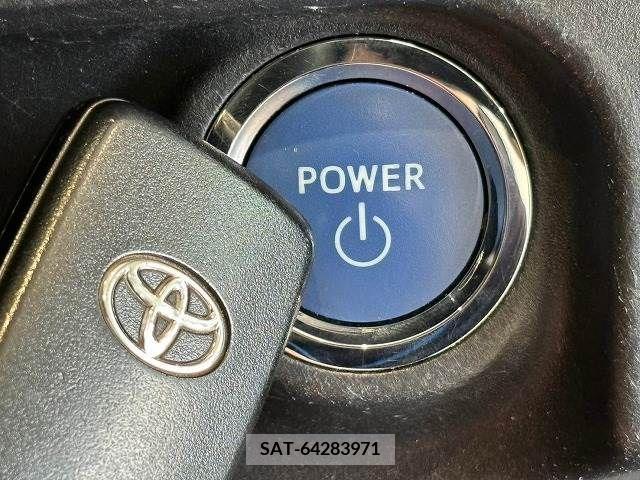 Toyota AQUA 2012-10 389315-5