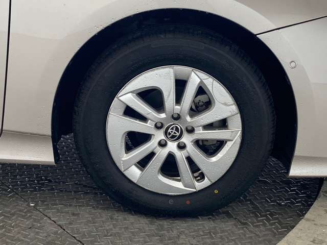 Toyota PRIUS 2017-06 196293-16