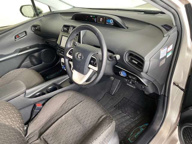 Toyota PRIUS 2017-06 196293-18