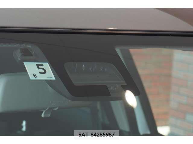 Suzuki SWIFT 2021-05 320946-14