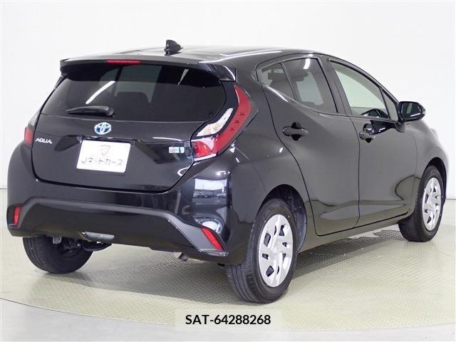 Toyota AQUA 2022-12 380308-3