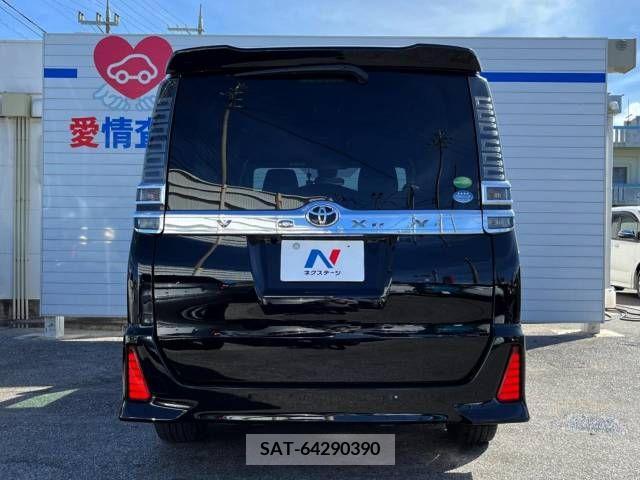 Toyota VOXY 2019-07 332052-16