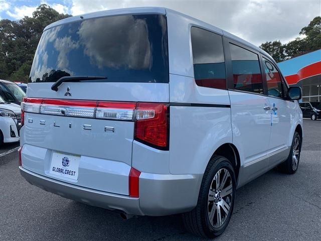 Mitsubishi DELICA D5 2022-03 186415-11