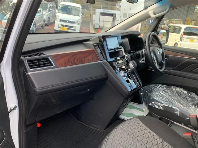 Mitsubishi DELICA D5 2022-03 186415-15