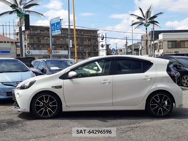 Toyota AQUA 2016-10 260458-8