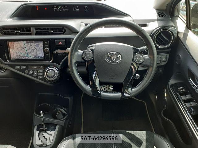 Toyota AQUA 2016-10 260458-13