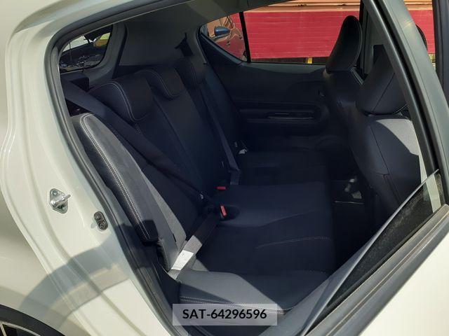 Toyota AQUA 2016-10 260458-15