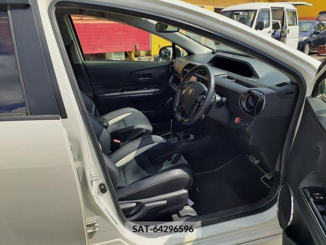 Toyota AQUA 2016-10 260458-1