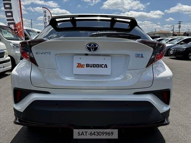 Toyota C-HR 2017-05 264407-13