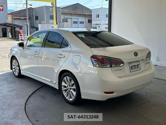 Lexus HS 2013-06 275349-11