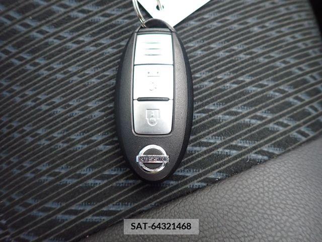 Nissan NOTE 2013-06 365370-27