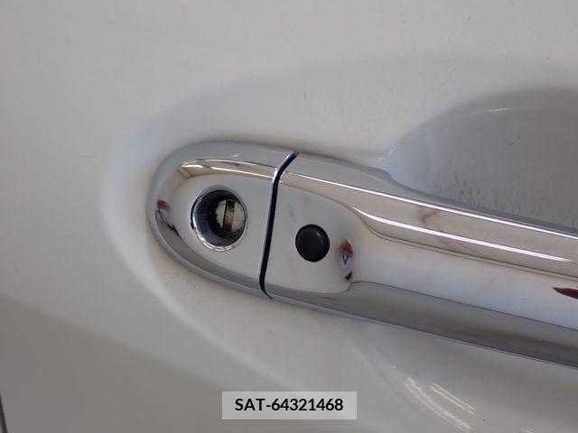Nissan NOTE 2013-06 365370-26