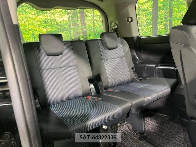 Toyota VOXY 2016-11 213448-10