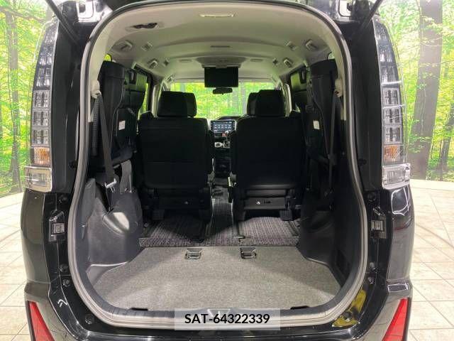Toyota VOXY 2016-11 213448-11