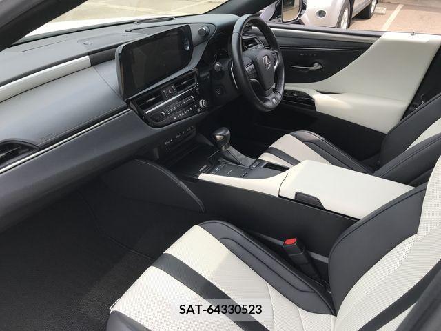 Lexus ES 2022-02 334424-11