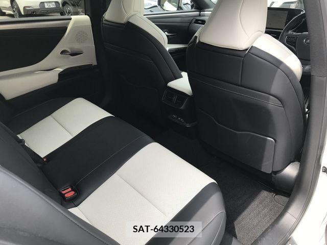 Lexus ES 2022-02 334424-13