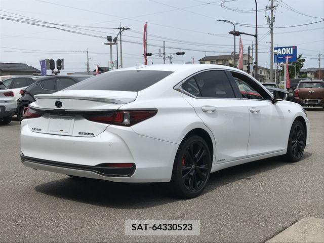Lexus ES 2022-02 334424-2