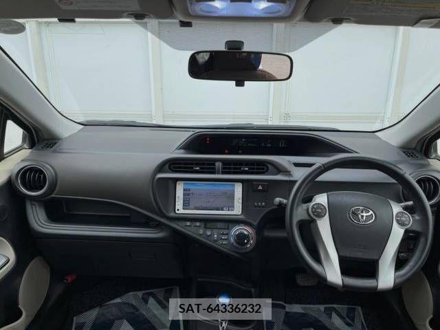 Toyota AQUA 2013-02 314151-1