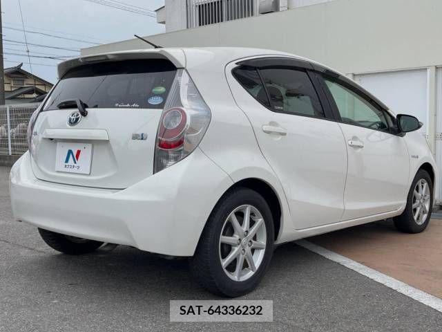 Toyota AQUA 2013-02 314151-16